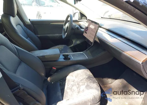 2024 Tesla Model Y Long Range Dual Motor All-Wheel Drive z USA, uszkodzony, nr VIN 7SAYGAEE9RF191251